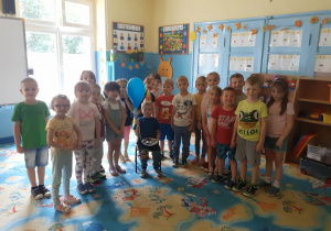 Michał N. świętuje urodziny z dziećmi z grupy